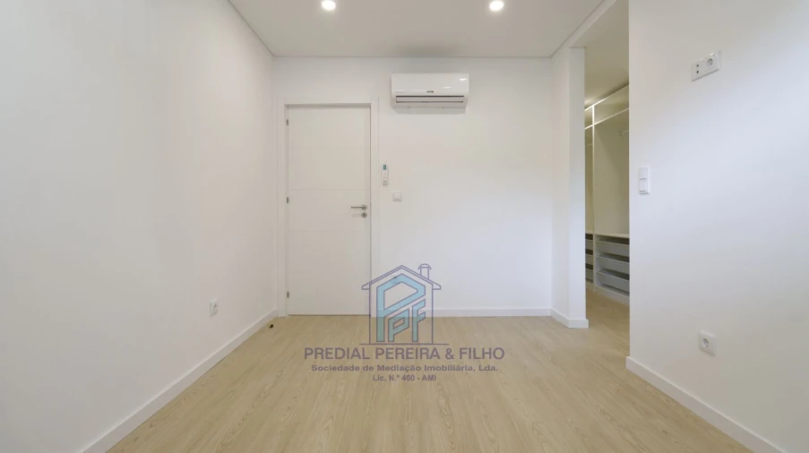 Apartamento T3 para Venda em Fânzeres e São Pedro da Cova Foto 24