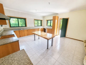 Moradia T4 para Venda em Lago
