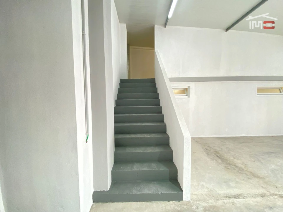 Armazém para Venda em Baixa da Banheira e Vale da Amoreira Foto 26
