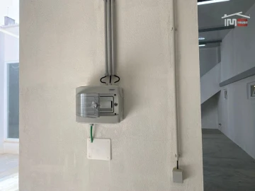 Armazém para Venda em Baixa da Banheira e Vale da Amoreira