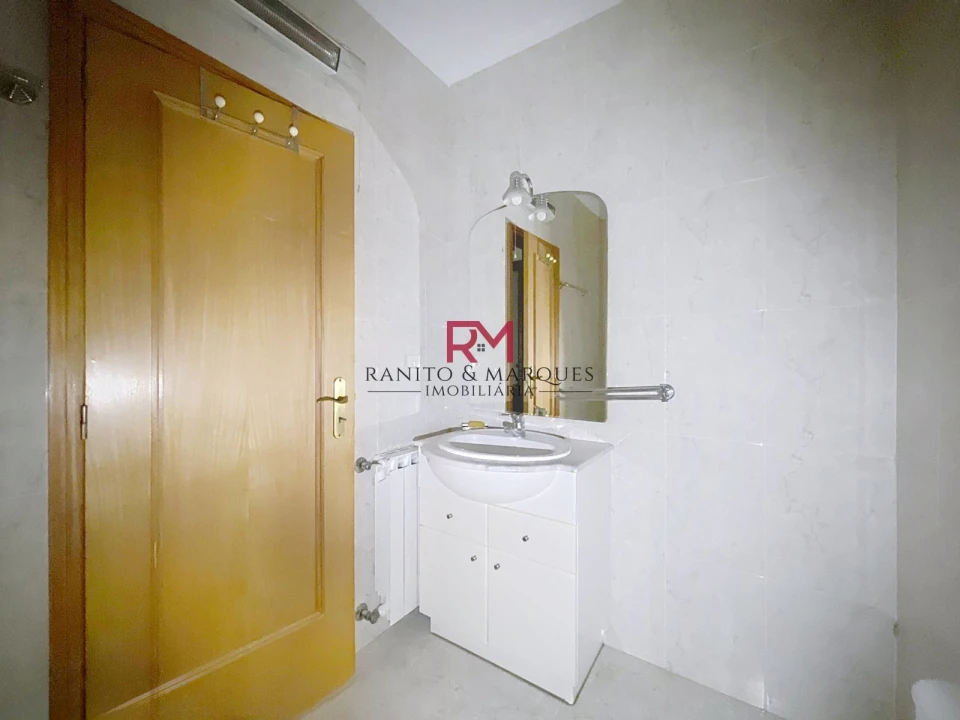 Apartamento T2 para Arrendamento em Cidade da Maia Foto 14