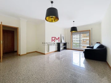 Apartamento T2 para Arrendamento em Cidade da Maia