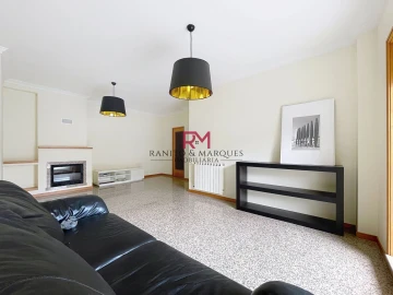 Apartamento T2 para Arrendamento em Cidade da Maia