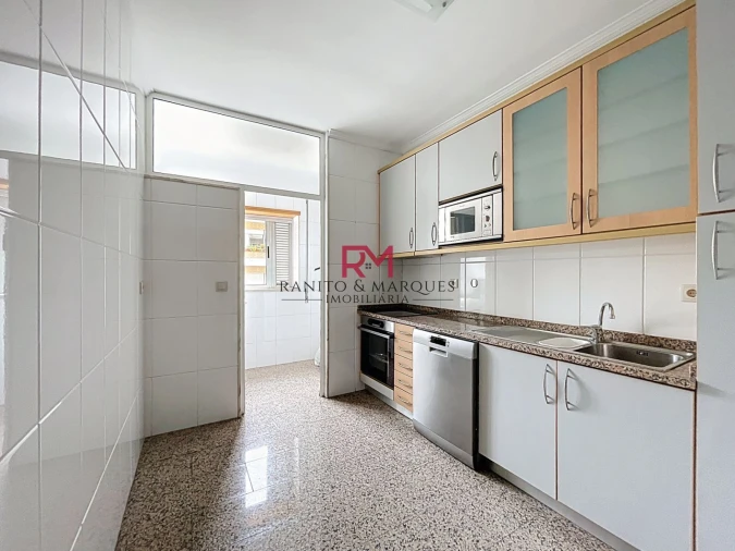 Apartamento T2 para Arrendamento em Cidade da Maia Foto 6