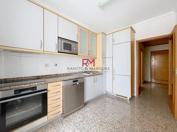 Apartamento T2 para Arrendamento em Cidade da Maia Foto 7