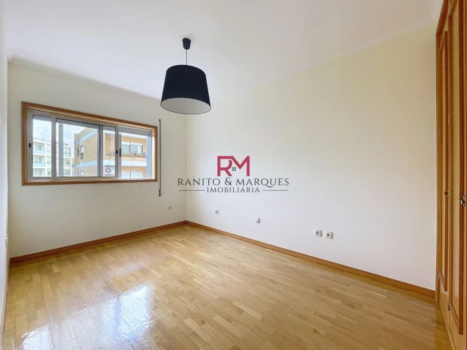 Apartamento T2 para Arrendamento em Cidade da Maia Foto 11