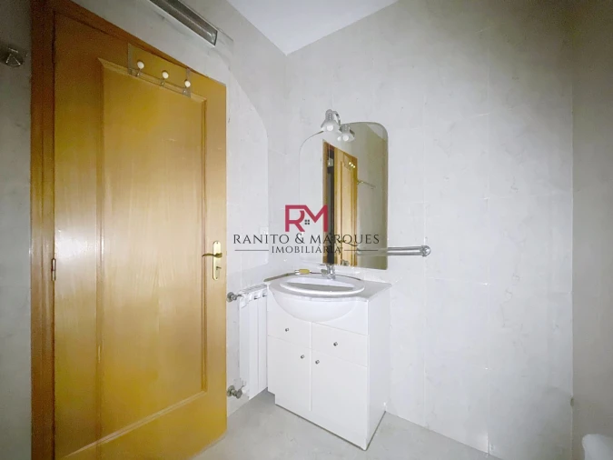 Apartamento T2 para Arrendamento em Cidade da Maia Foto 14