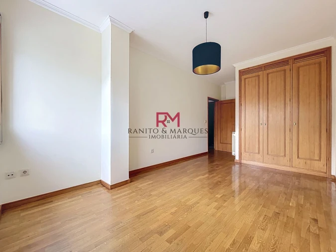 Apartamento T2 para Arrendamento em Cidade da Maia Foto 17