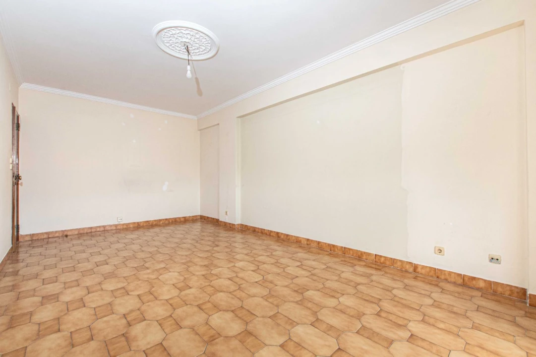 Apartamento T2 para Arrendamento em Massamá e Monte Abraão Foto 13