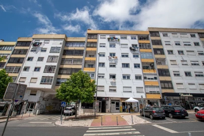Apartamento T2 para Arrendamento em Massamá e Monte Abraão