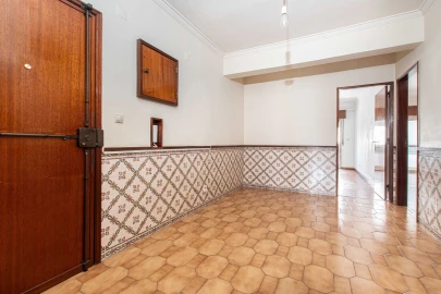 Apartamento T2 para Arrendamento em Massamá e Monte Abraão