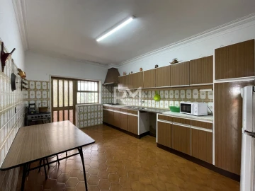Moradia T4 para Venda em Baguim do Monte (Rio Tinto)