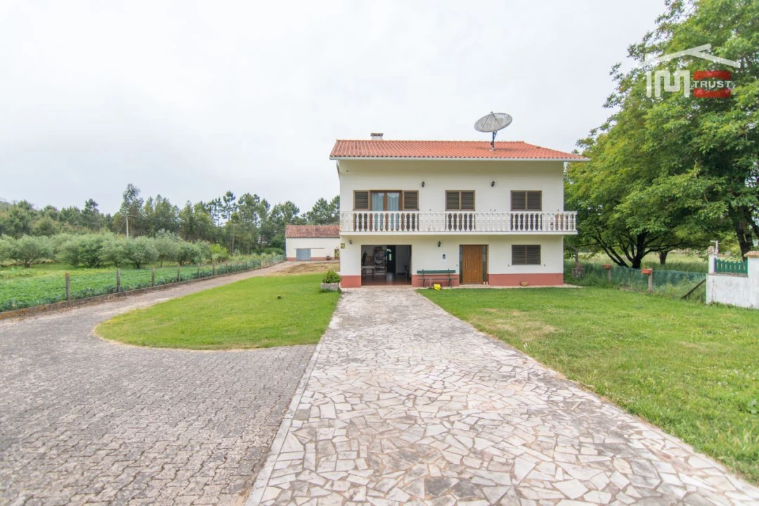 Moradia T4 para Venda em São Mamede Foto 2