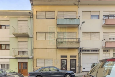 Apartamento T3 para Venda em Lordelo do Ouro e Massarelos