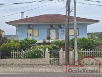 Moradia T3 para Venda em Cadaval e Pêro Moniz