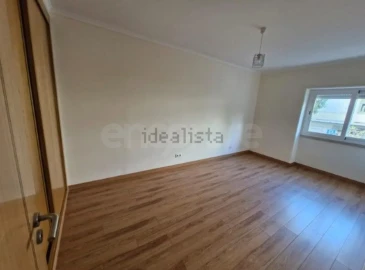 Apartamento T2 para Arrendamento em Odivelas