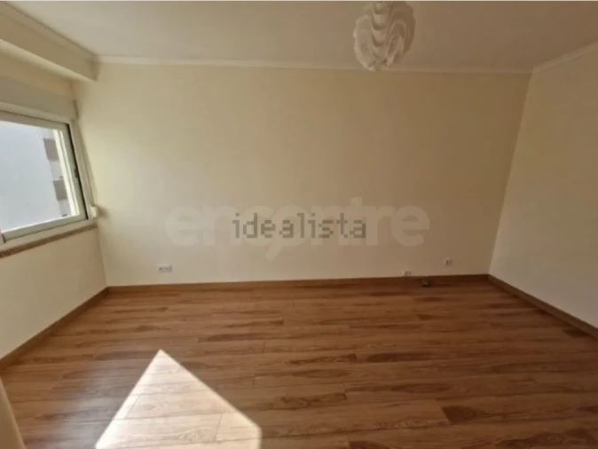 Apartamento T2 para Arrendamento em Odivelas Foto 6