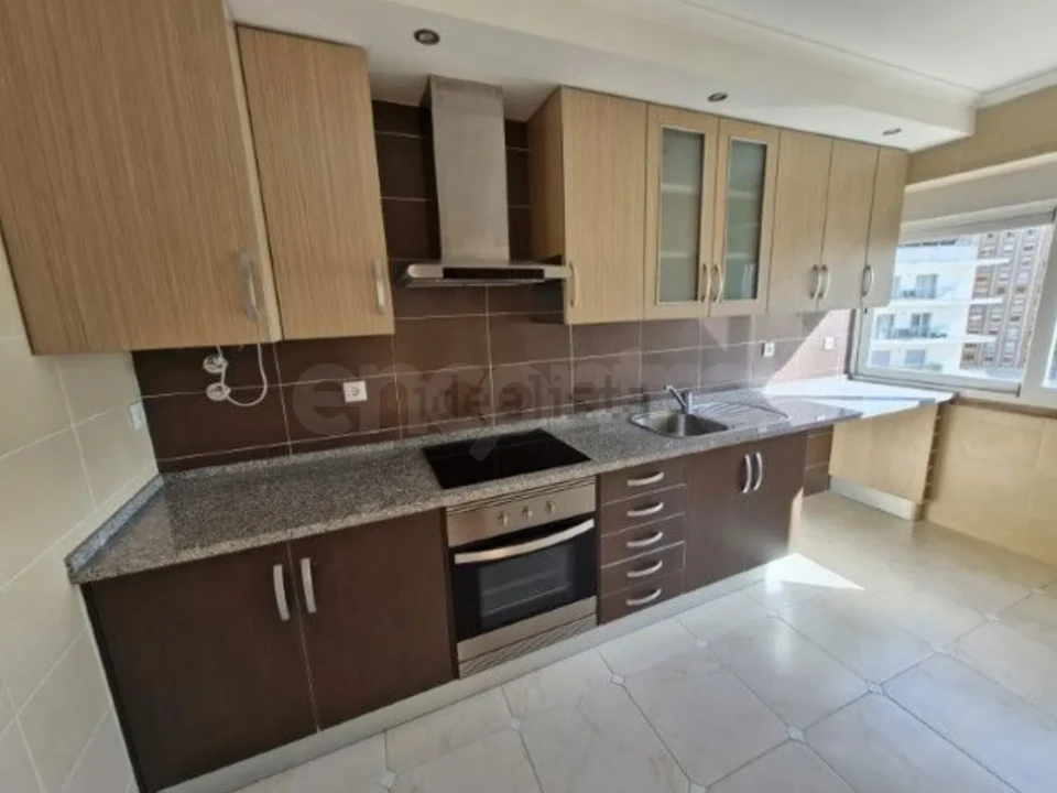 Apartamento T2 para Arrendamento em Odivelas Foto 5