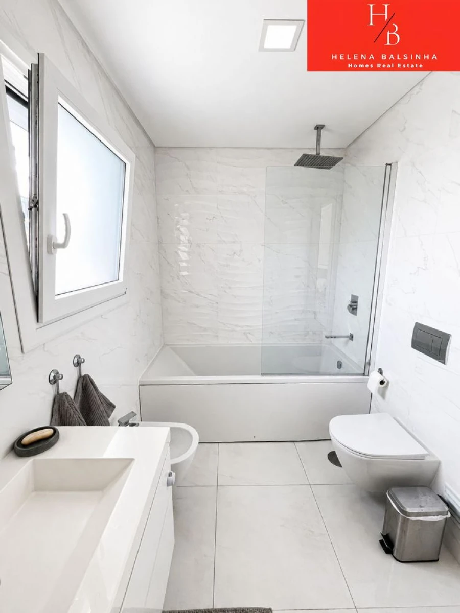 Apartamento T2 para Venda em Pontinha e Famões Foto 14