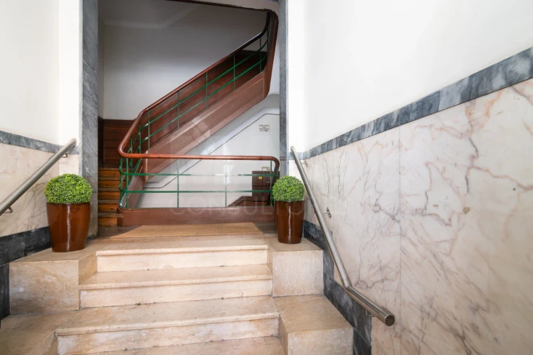 Apartamento T4 para Venda em Areeiro Foto 12