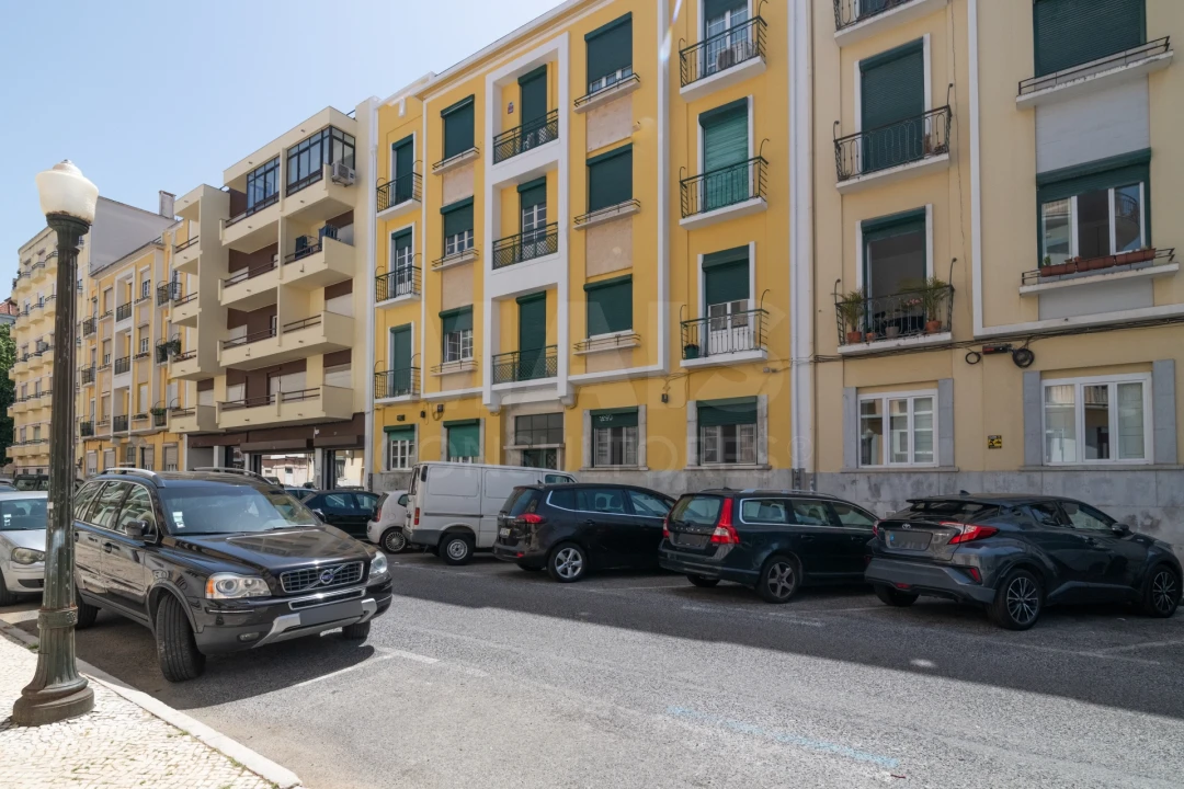 Apartamento T4 para Venda em Areeiro Foto 2