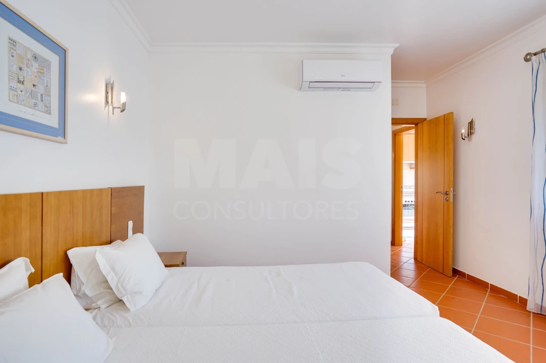 Apartamento T2 para Venda em Albufeira e Olhos de Água Foto 12