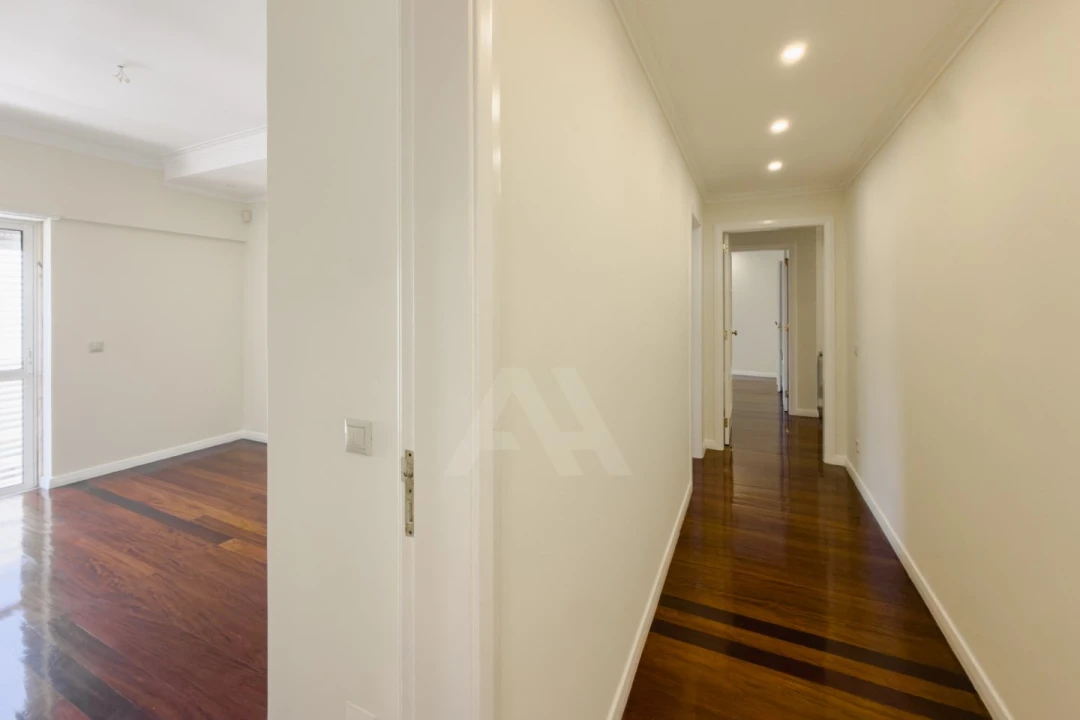 Apartamento T5 para Arrendamento em Carcavelos e Parede Foto 22