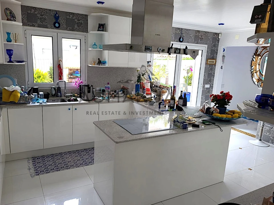 Moradia T4 para Venda em Albufeira e Olhos de Água Foto 7