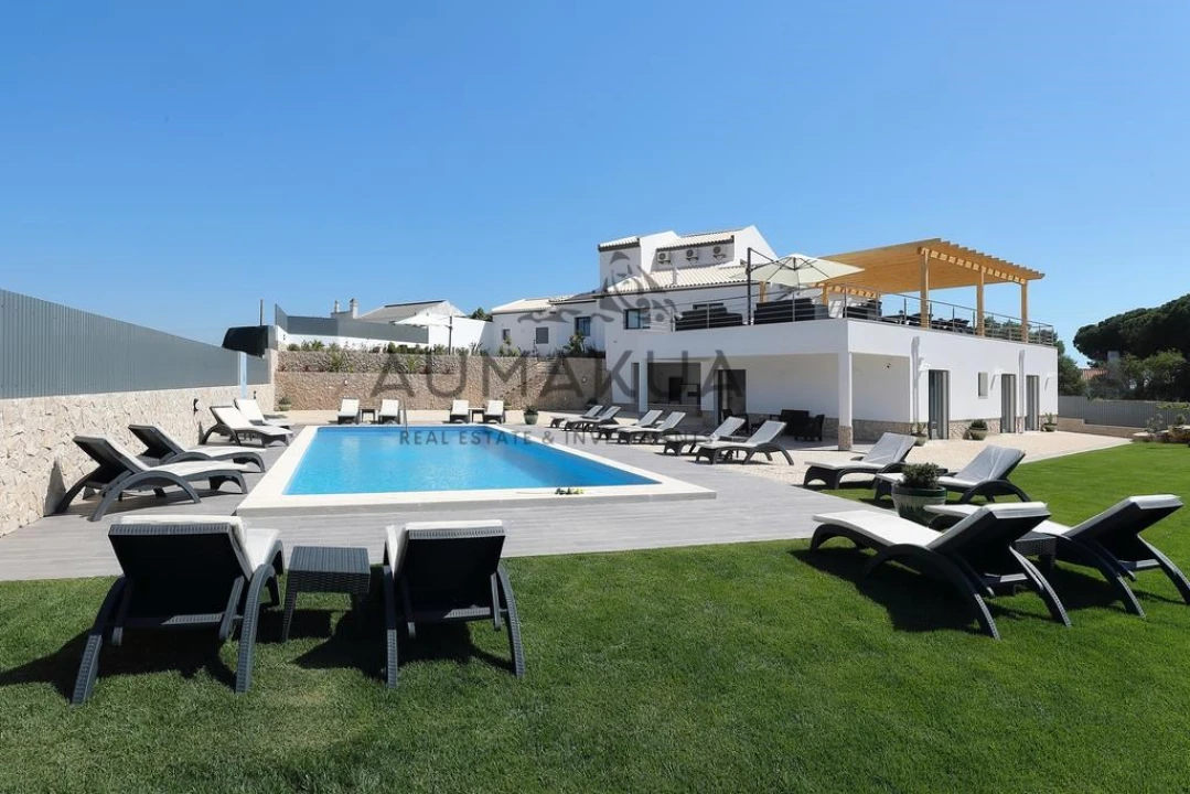 Moradia T10 para Venda em Albufeira e Olhos de Água Foto 1