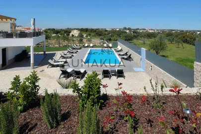 Moradia T10 para Venda em Albufeira e Olhos de Água