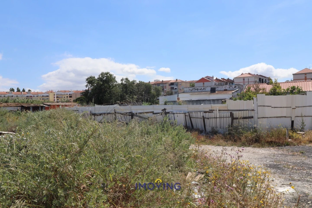 Moradia T4 para Venda em Baixa da Banheira e Vale da Amoreira Foto 30