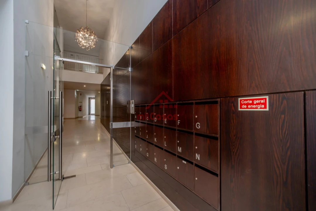 Apartamento T1 para Arrendamento em Santa Maria, São Pedro e Matacães Foto 2