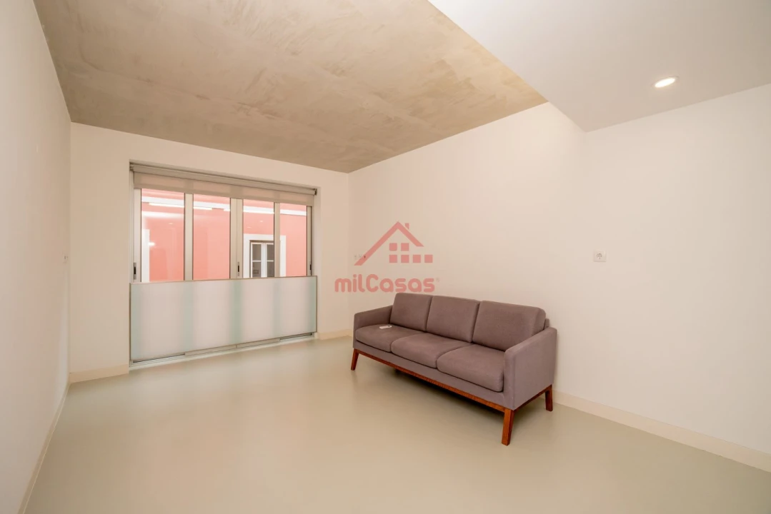 Apartamento T1 para Arrendamento em Santa Maria, São Pedro e Matacães Foto 9