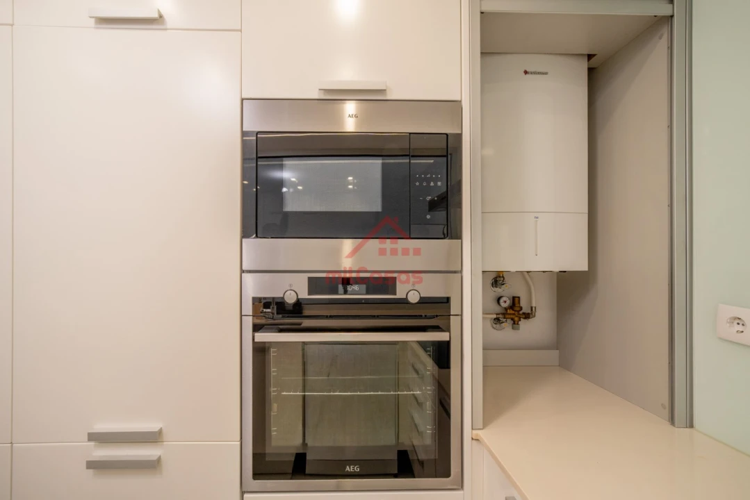 Apartamento T1 para Arrendamento em Santa Maria, São Pedro e Matacães Foto 13