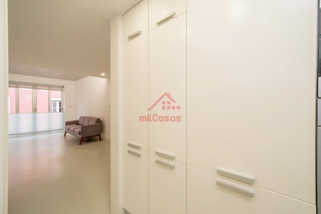Apartamento T1 para Arrendamento em Santa Maria, São Pedro e Matacães Foto 15