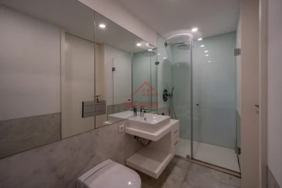 Apartamento T1 para Arrendamento em Santa Maria, São Pedro e Matacães