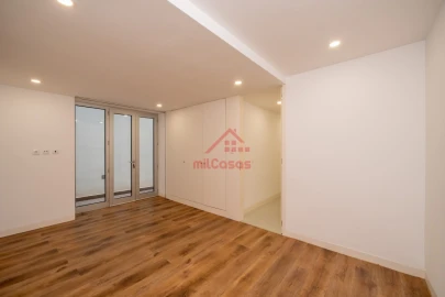 Apartamento T1 para Arrendamento em Santa Maria, São Pedro e Matacães