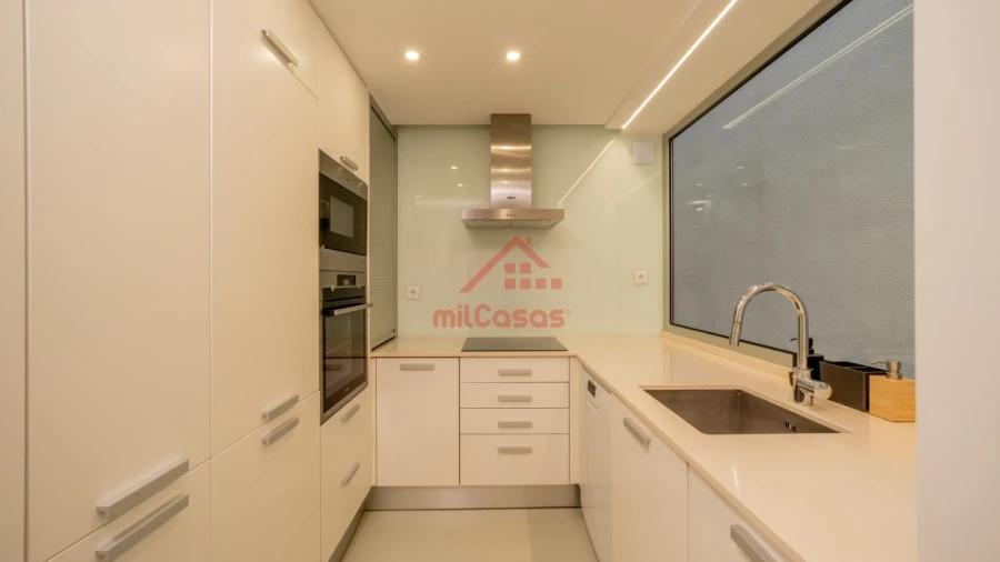 Apartamento T1 para Arrendamento em Santa Maria, São Pedro e Matacães
