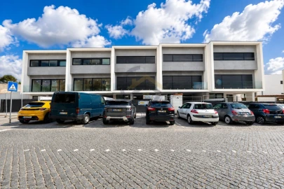 Moradia T3 para Venda em Cristelos, Boim e Ordem