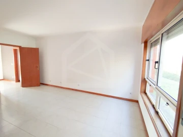 Apartamento T2 para Venda em O. Azeméis, Riba-Ul, Ul, Macinhata Seixa, Madail
