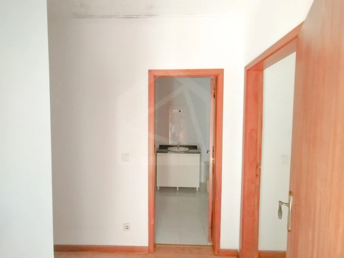 Apartamento T2 para Venda em O. Azeméis, Riba-Ul, Ul, Macinhata Seixa, Madail Foto 3