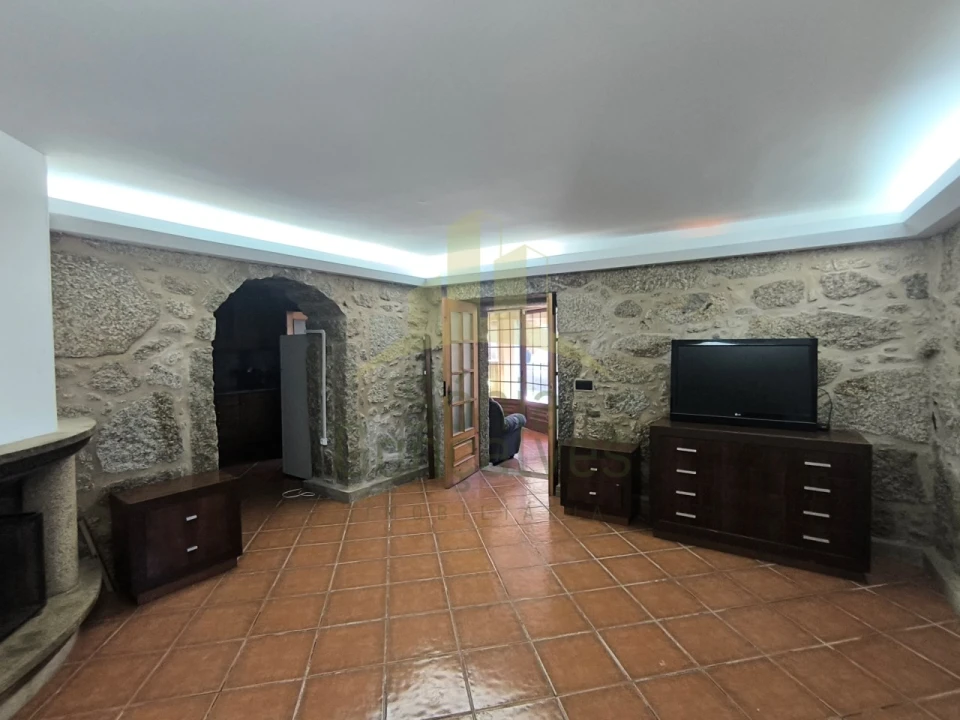 Moradia T2 para Venda em Subportela, Deocriste e Portela Susã Foto 9