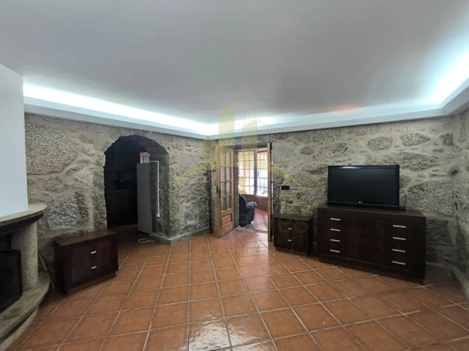 Moradia T2 para Venda em Subportela, Deocriste e Portela Susã Foto 9