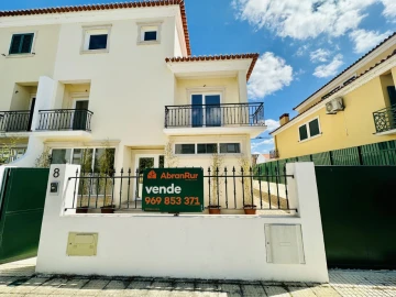 Moradia T4 para Venda em São Miguel do Rio Torto e Rossio Ao Sul do Tejo