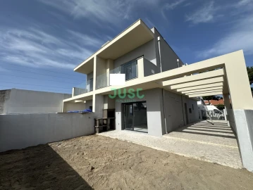 Moradia T3 para Venda em Fernao Ferro