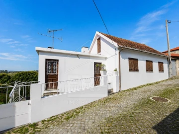 Moradia T2 para Venda em Vila de Punhe