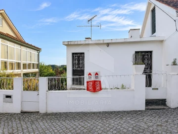 Moradia T2 para Venda em Vila de Punhe