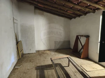 Moradia T2 para Venda em Marvila, Ribeira Santarém, São Salvador, São Nicolau