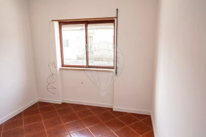 Apartamento T2 para Venda em Palhais e Coina