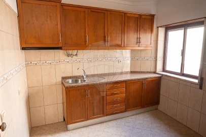 Apartamento T2 para Venda em Palhais e Coina